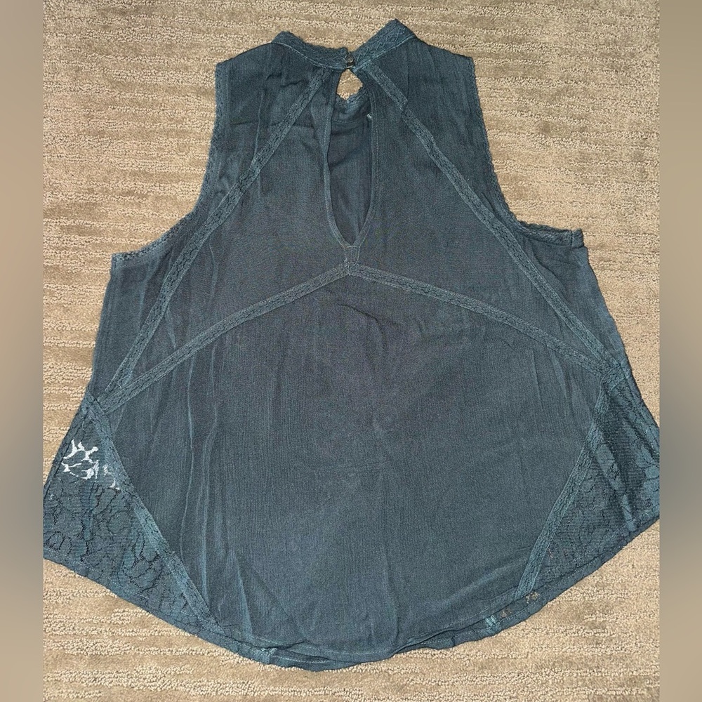 AE Lace Top - Picture 2 of 6